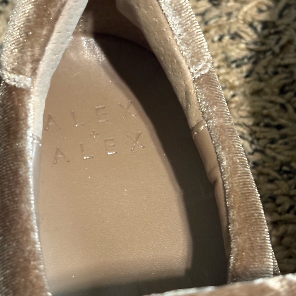 Alex + Alex Velvet Bow Platform Tennis Shoes Hello Fall 😍 - Picture 9 of 10